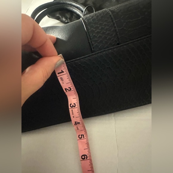 Versace 1968 willow tote nwt and shoulder strap too dust bag! - Picture 4 of 16